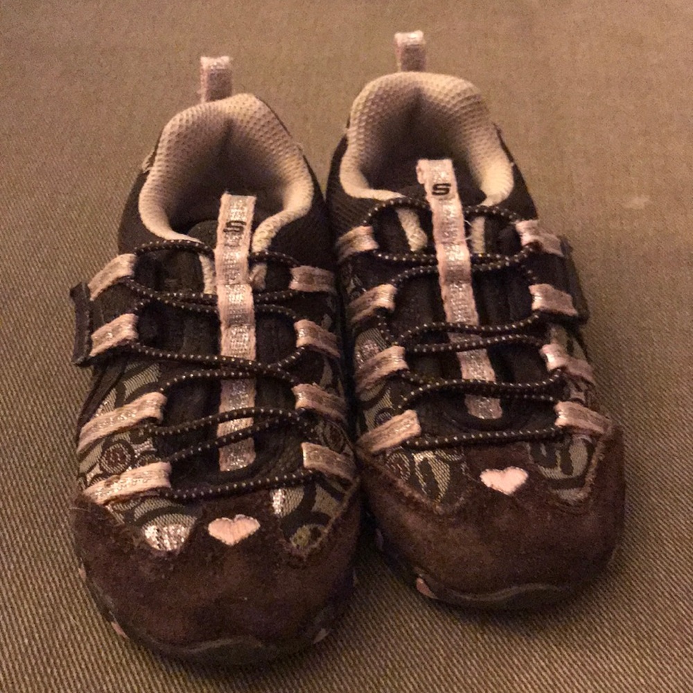 “The Incredible Elastika Sketchers!”